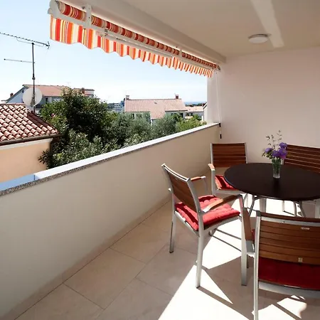 Beakovic 3* פורץ