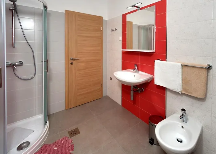 Beakovic Konukevi 3*